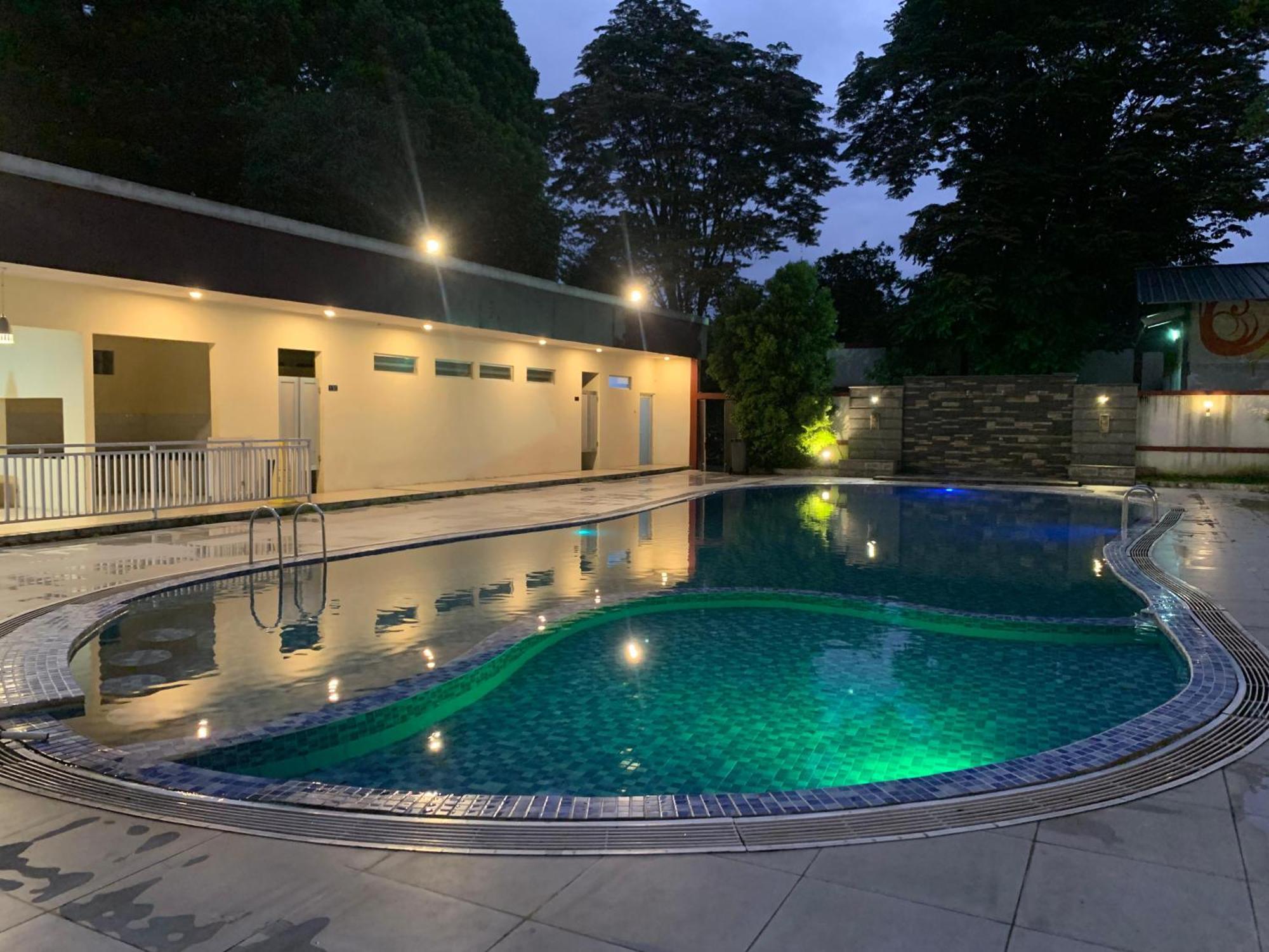 Enhaii Hotel Bandung Ngoại thất bức ảnh