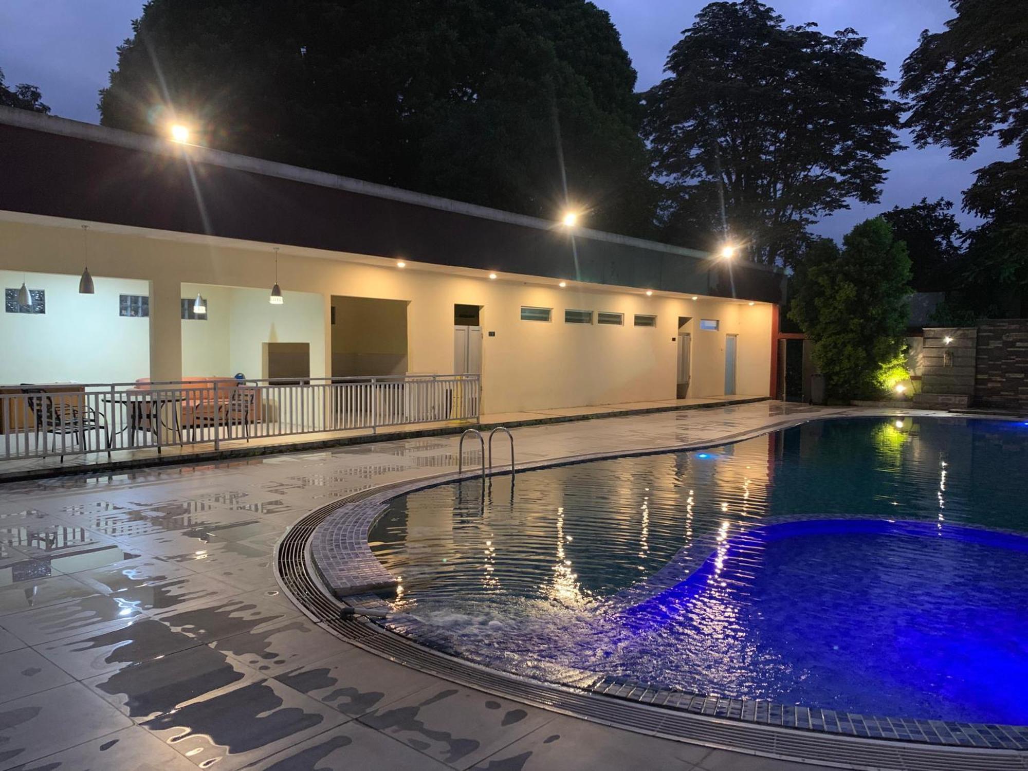 Enhaii Hotel Bandung Ngoại thất bức ảnh